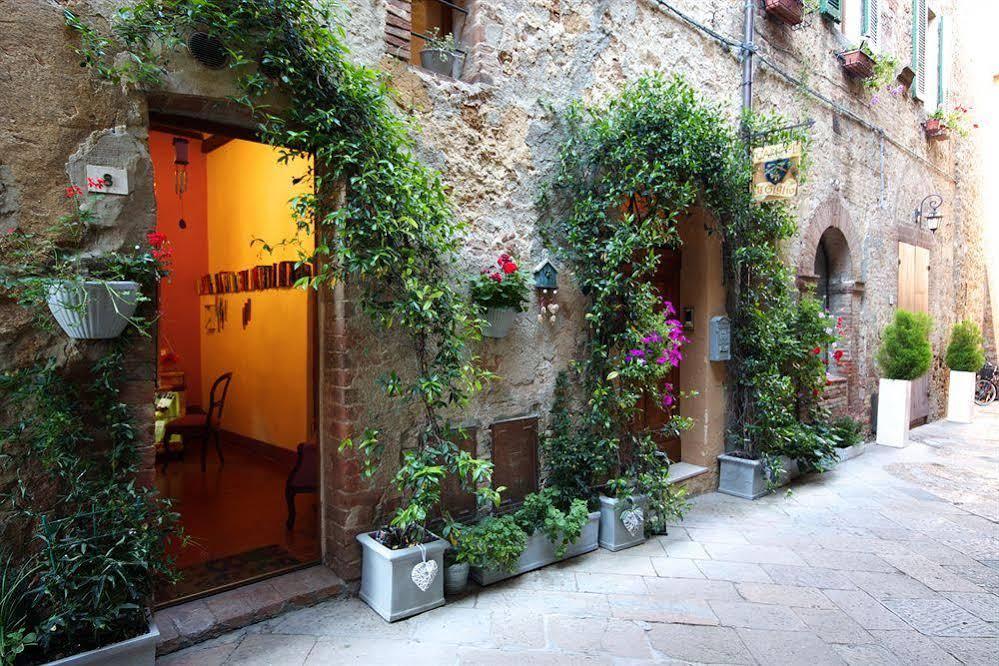 Il Giglio B&B ปีเอนซา ภายนอก รูปภาพ